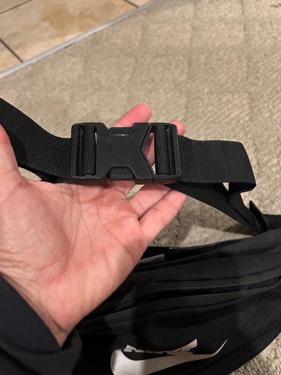 Nike Black Fanny Pack with White Swoosh - Picture 3 of 7